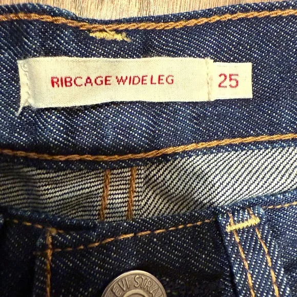 Women’s Levi’s Premium W25 L34 Classic Dark Blue Ribcage Wide Leg Jeans-LIKE NEW - Picture 4 of 16